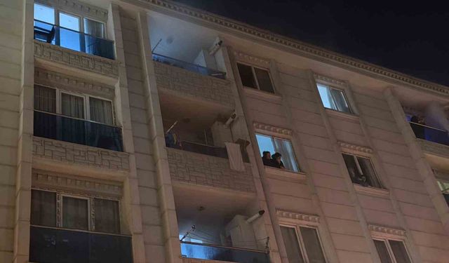 Esenyurt'ta 5 katlı binada yangın paniği: Bina tahliye edildi