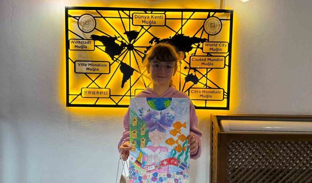 Eseriyle 19 ülke arasından seçildi, barışın renkleri Muğla'dan yükseldi