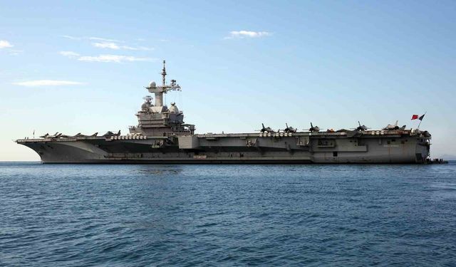 Fransa, yeni uçak gemisi inşa edecek