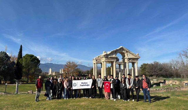 Gençler, 'Dünya Mirası' Afrodisias'ı gezdi