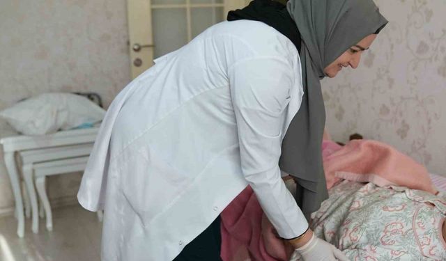 Gölbaşı Belediyesi bakıma muhtaç vatandaşların yanında olmaya devam ediyor