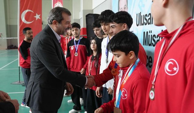 Gürsu'nun sporcularına ödül yağdı