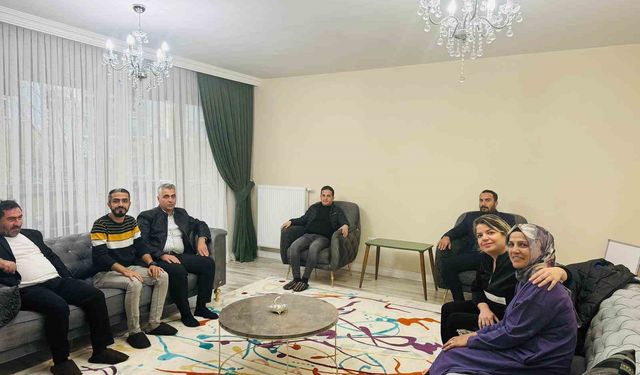 Hak-İş İl Başkanı Aküzüm, hasta üyeleriyle görüştü