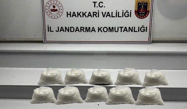 Hakkari'de 9 kilo metamfetamin ele geçirildi