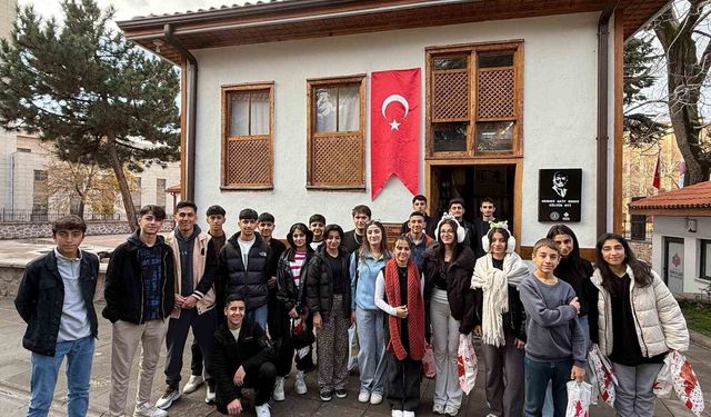 Hakkarili öğrenciler Ankara gezisinden döndü