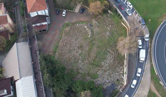 Hasar aldı denilerek İBB'nin yıktığı Avcılar E-5 yanındaki cami 6 yıldır yapılmadı