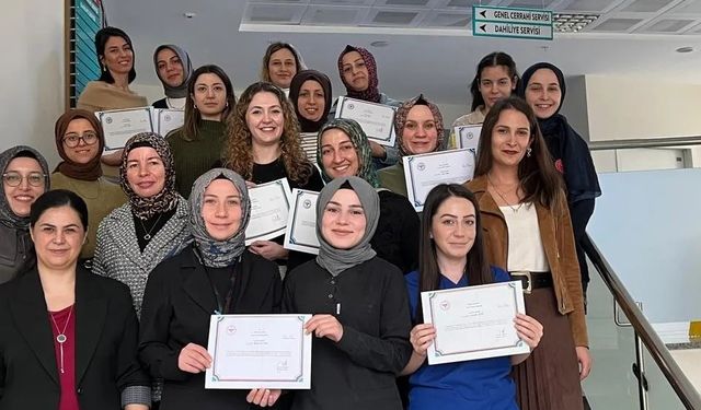 Hastane personeline 'Anne Sütü ve Emzirme Eğitimi'