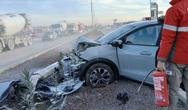 Hurdaya dönen araçtan yaralı kurtuldu