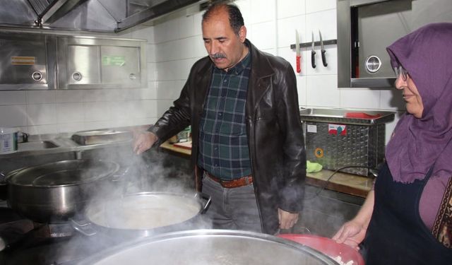 Iğdır'da pansiyon ziyaretinde koruyucu ekipman tartışması