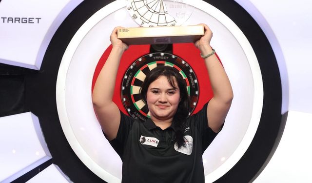 İngiltere'de fırtına gibi esen Denizlili Zehra dünya şampiyonu oldu