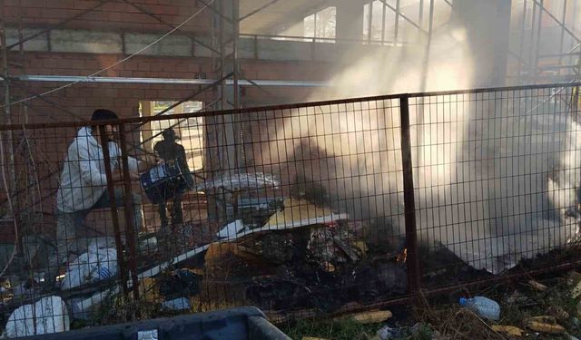 İnşaat atıklarının alev alması paniğe yol açtı