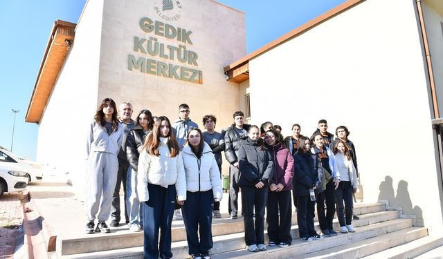'İyilik Elçisi' Projesi gençlere yardımlaşma ve tarih bilinci aşılıyor