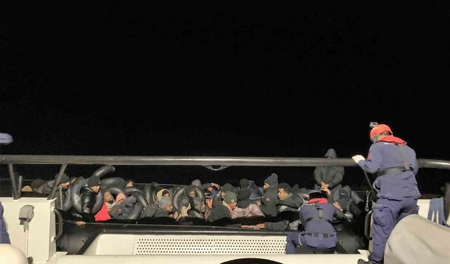 İzmir açıklarında göçmen mesaisi: 44 yakalama, 18 kurtarma