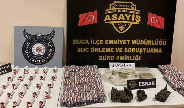 İzmir'de uyuşturucu satıcısına operasyon: 5 binden fazla hapla yakalandı