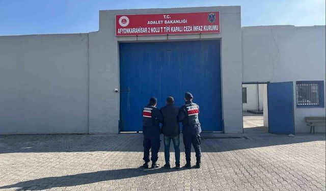 Jandarma çeşitli suçlardan hapis cezası ile aranan şahsı yakaladı