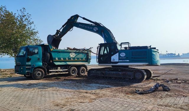 Kaçak yapıların yıkım işlemleri devam ediyor