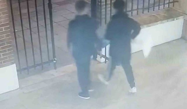 Kadıköy'de yardım kutusu hırsızlığı: Önce gözetlediler sonra çaldılar