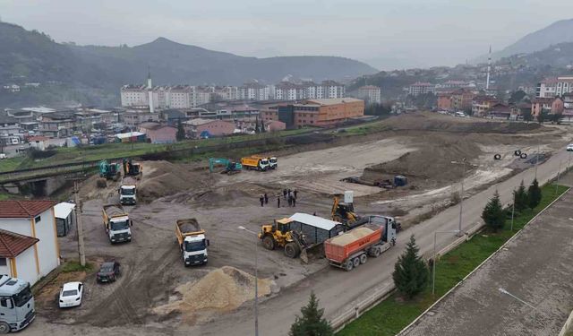 Karabük Adalet Sarayı sahasında zemin hazırlıkları sürüyor
