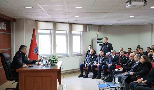 Karaburun birim amirleriyle buluştu