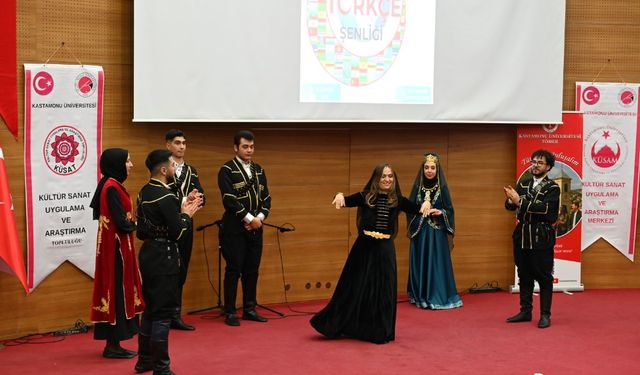 Kastamonu Üniversitesi'nde Türkçe şenliği düzenlendi