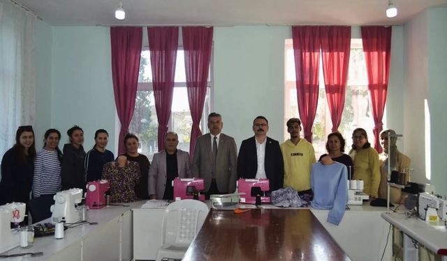 Kaymakam Ateş, Halk Eğitim kursiyerleriyle bir araya geldi