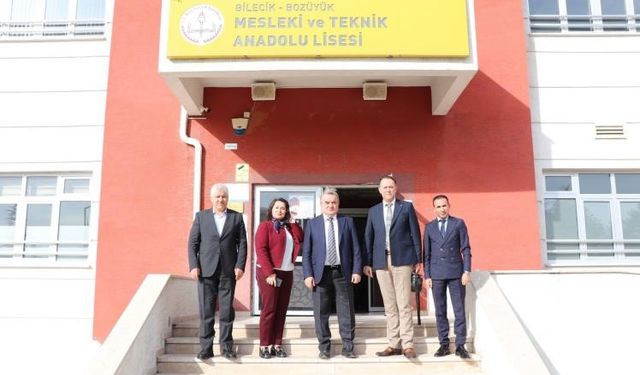 Kaymakam Öztürk okullarda incelemelerde bulundu