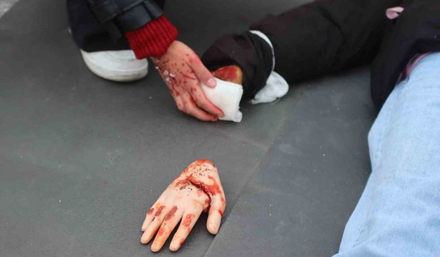 Kayseri'de film gibi otobüs kazası tatbikatı