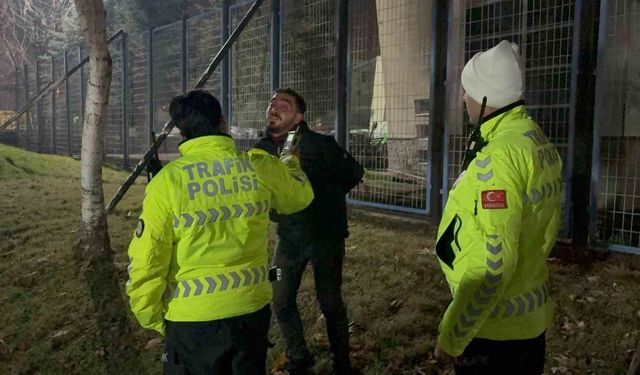 Kayseri'de polisin 'dur' ihtarına uymayarak, kaçan alkollü sürücü alkometreyi üflemek için direndi
