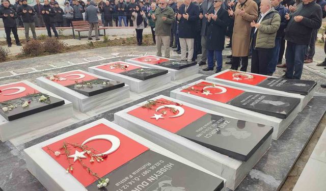 Keşan'da trafik kazasında hayatını kaybedenler için yapılan anıt açıldı