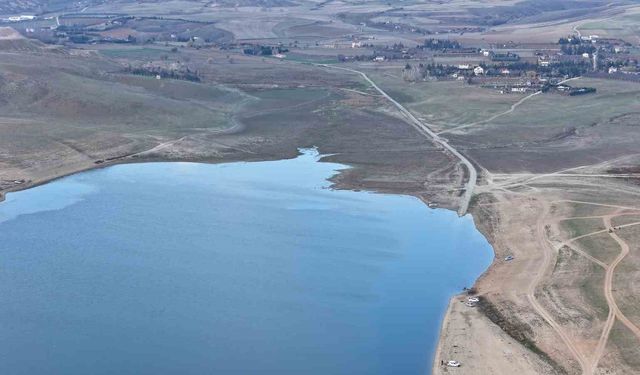Keskin Barajı'nın 2 yıl süreyle çekilen görüntüleri kuraklığı gözler önüne serdi