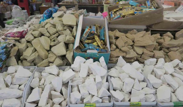 Kırgızistan'da vitamin ve mineral kaynağı olarak tüketilen toprak: Gulboto