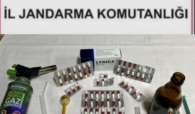 Kırşehir'de jandarma yol kontrolünde uyuşturucu hap ele geçirdi