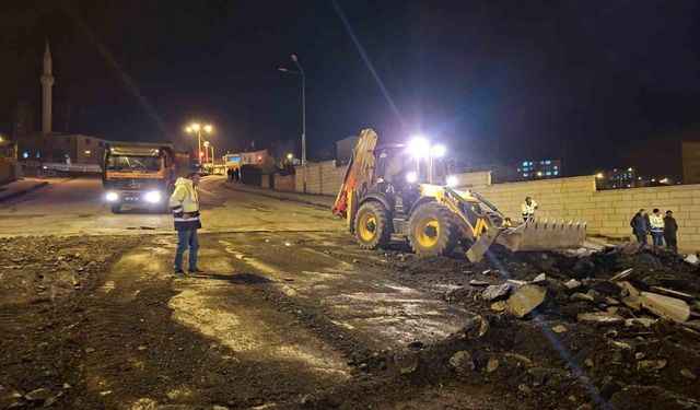Kışla rampasının asfaltı yenileniyor
