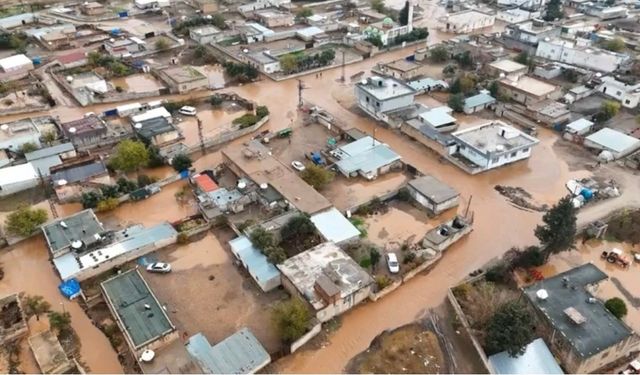 Kızıltepe'de sağanak sonrası mahalle sular altında kaldı