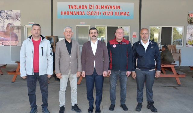 Köyceğiz Kaymakamı Kumcu, zeytinyağı fabrikasında inceleme yaptı