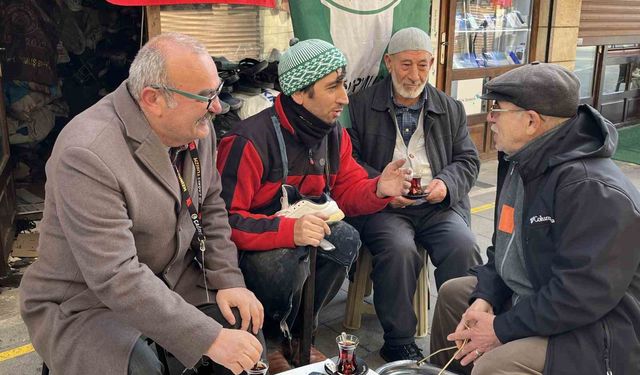 Kunduracı ile Avustralyalı turistin yöresel 'annouv' imtihanı