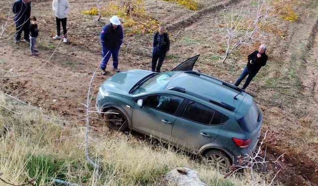 Kurtalan'da SUV tipi araç devrildi, yolcular yara almadan kurtuldu