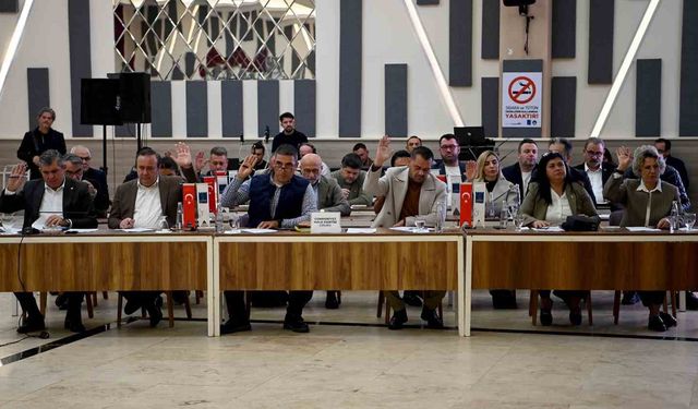 Kuşadası Belediye Meclisi yılın son toplantısını yaptı