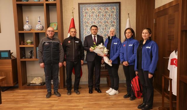 Kütahya AFAD'dan kuruluş yıl dönümünde valiliğe ziyaret