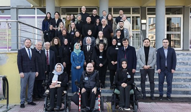 Kütahya Belediyesi'nde 26 personel işaret dili sertifikası aldı