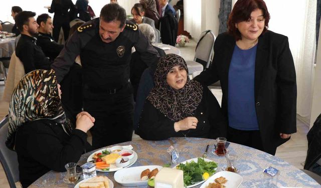 Kütahya Emniyeti şehit aileleri ve gazilerle kahvaltıda buluştu