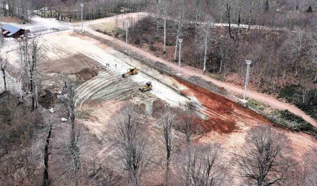 Kuzuyayla kızak pistine 100 metrelik kapalı yürüyen bant sistemi kuruluyor