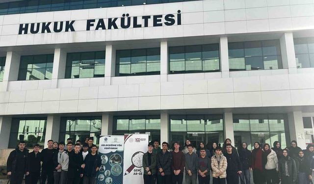 Liseli öğrenciler üniversiteyi ziyaret ederek deneyim kazandı