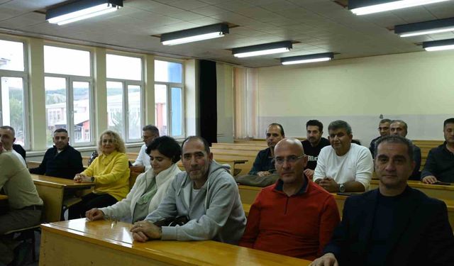 Makine mühendisleri 25 yıl sonra aynı sıralarda buluştu