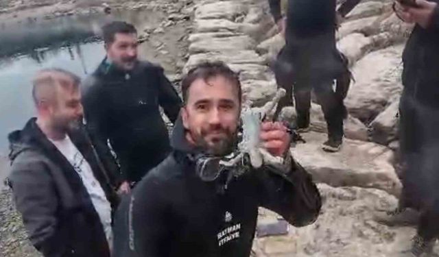 Malabadi Köprüsü'ndeki dalışta çok sayıda teknoloji ürünü bulundu