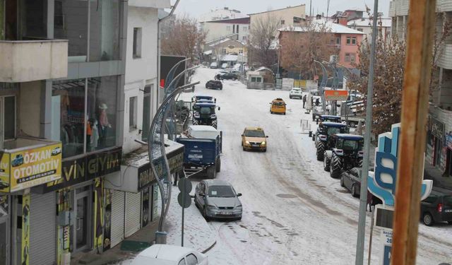 Malazgirt'te kar yağışı