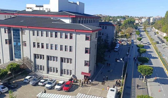 Manavgat Belediyesi rüşvet soruşturmasında 9'u tutuklu 41 sanığın yargılanmasına başlandı