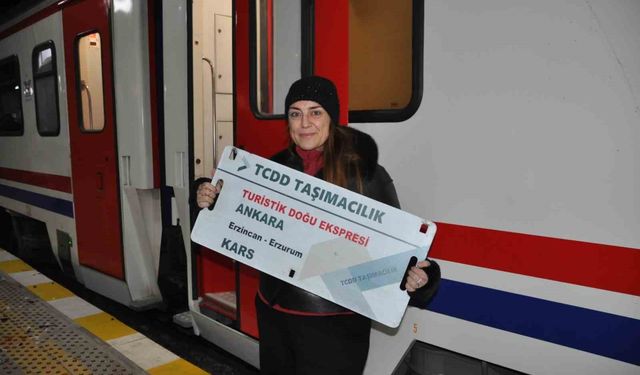 Masalsı yolculuğun son durağı: Turistik Doğu Ekspresi Kars'ta coşkuyla karşılandı