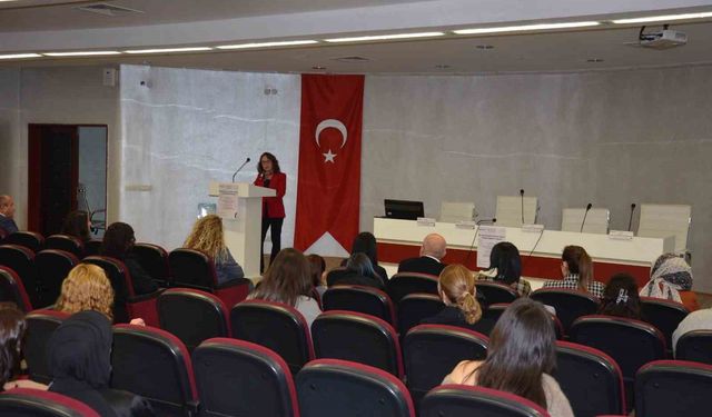 MCBÜ'de Dünya İnsan Hakları Günü paneli