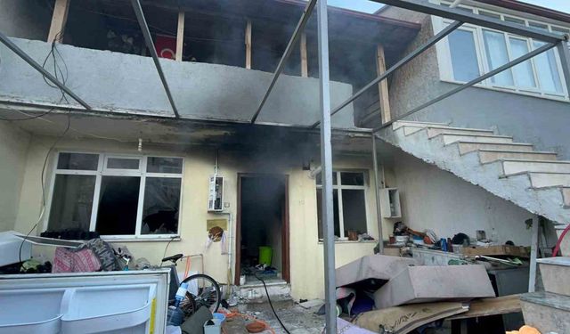 Menteşe'de ev yangını: 1 gözaltı